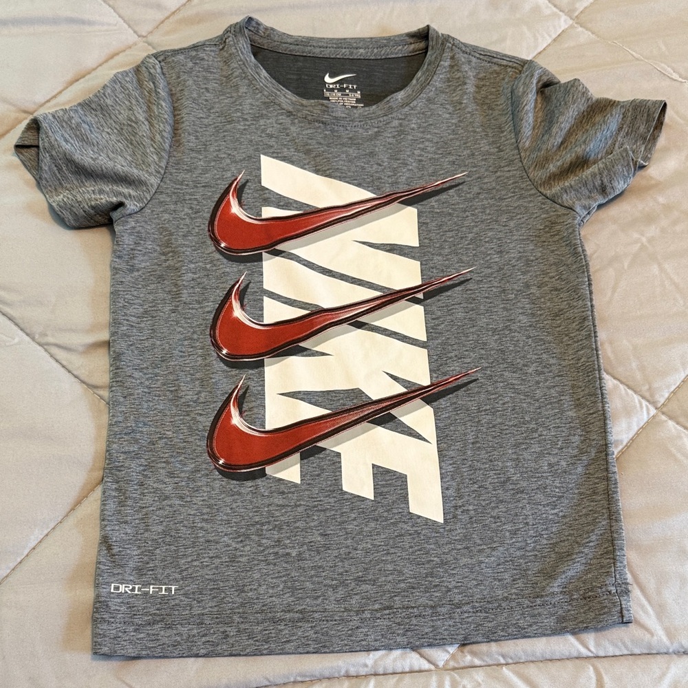 Nike Kids Gray and Red Graphic Tee